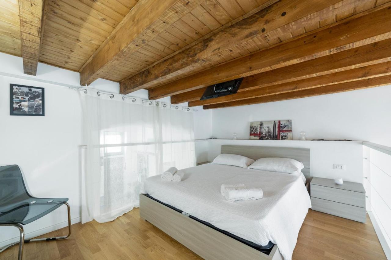 Dergano & Maciachini Cozy Apartment Milan Bagian luar foto