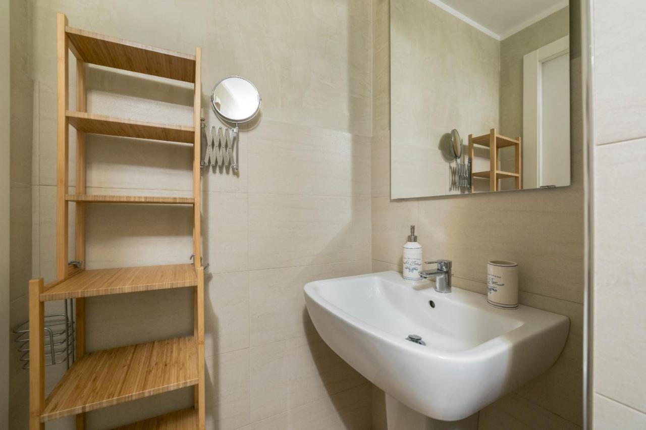 Dergano & Maciachini Cozy Apartment Milan Bagian luar foto